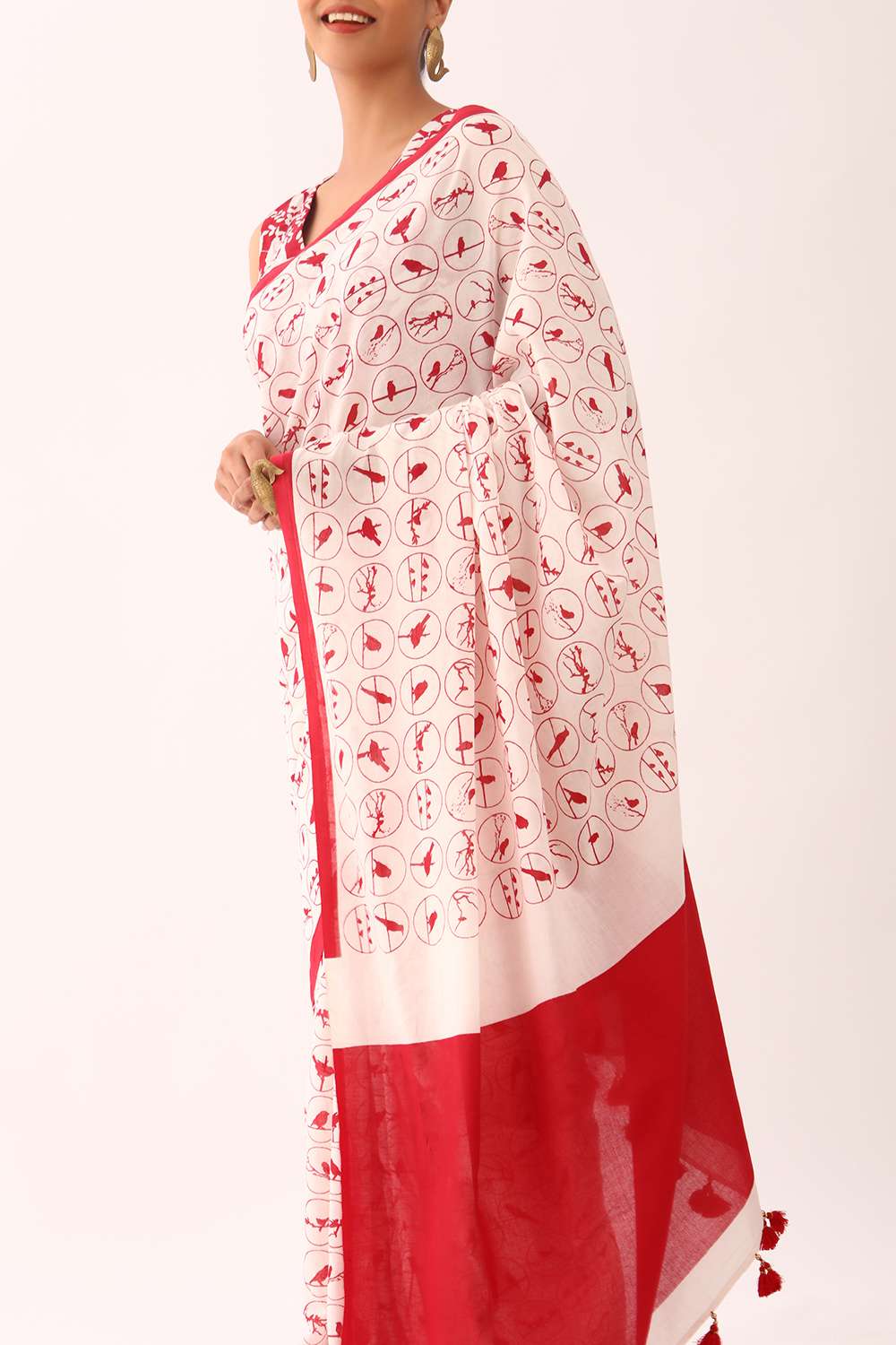 Off White Screen Printed Pure Cotton Saree image number null