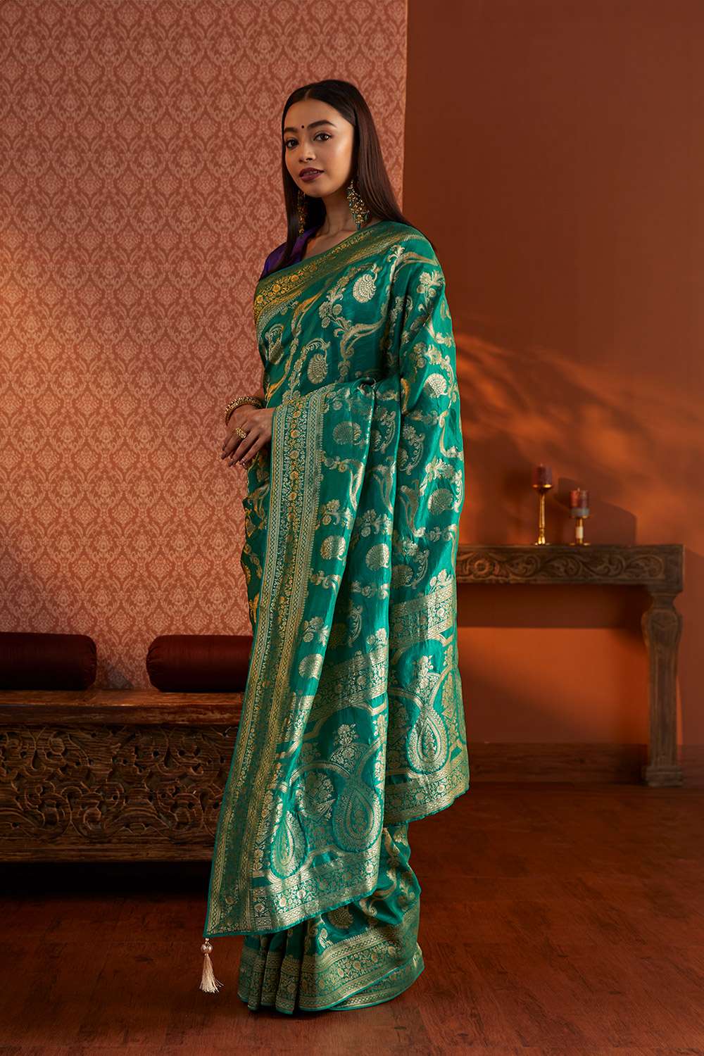Green Woven Luxe Saree image number null