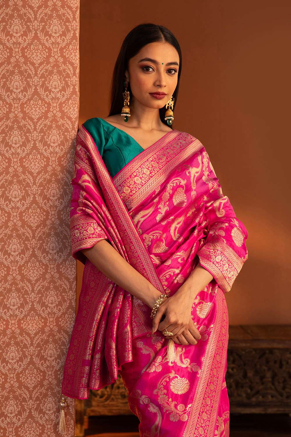 Pink Woven Luxe Saree image number null