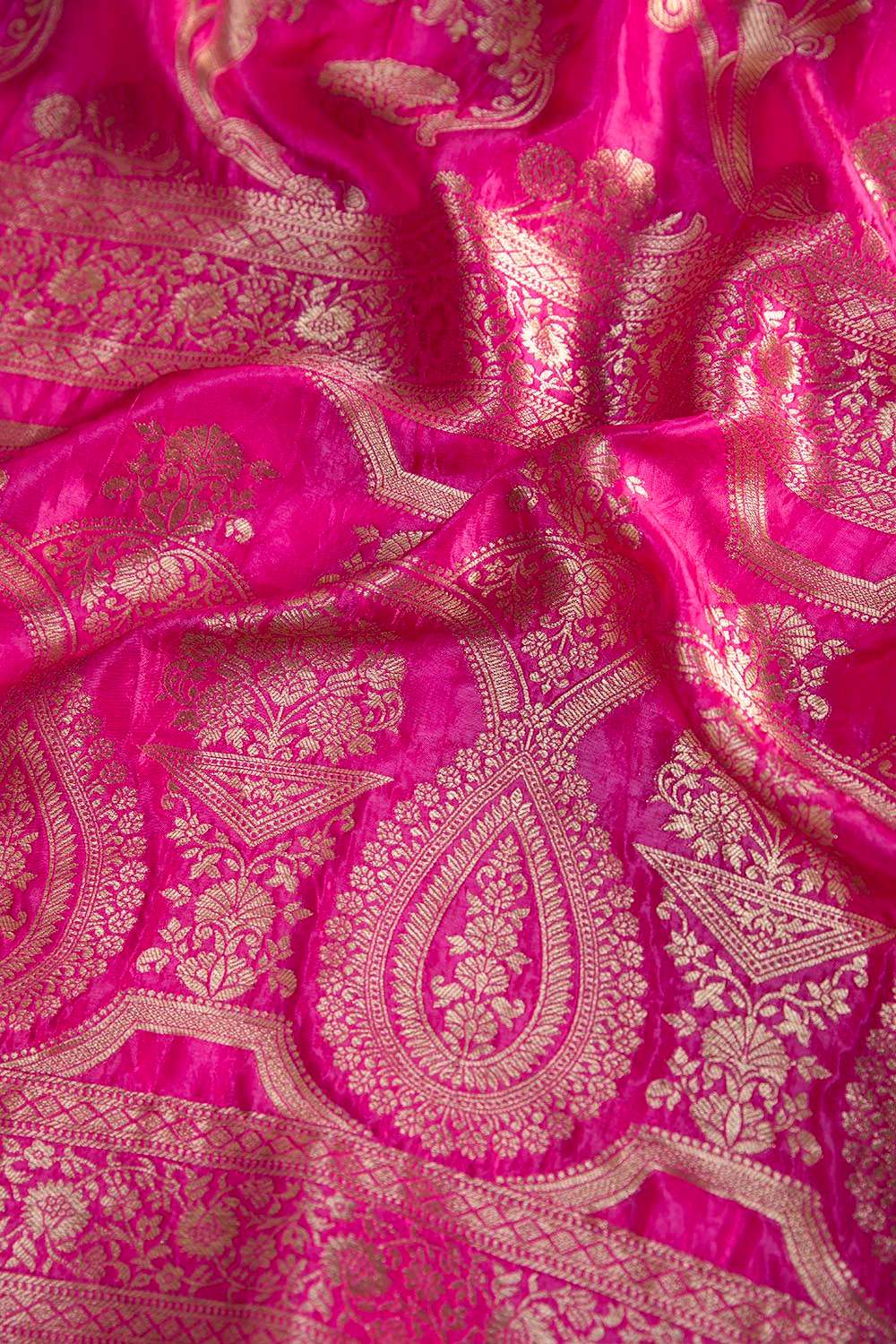 Pink Woven Luxe Saree image number null
