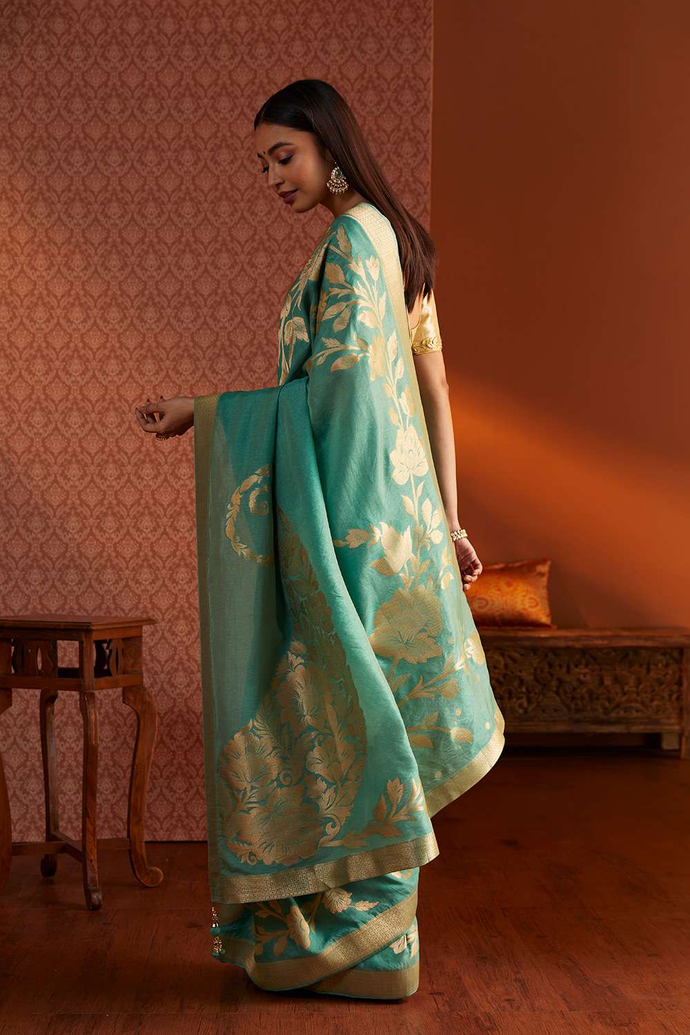 Green Woven Luxe Saree image number null