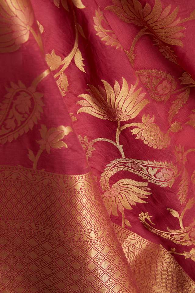Maroon Woven Viscose Luxe Saree thumbnail image number null