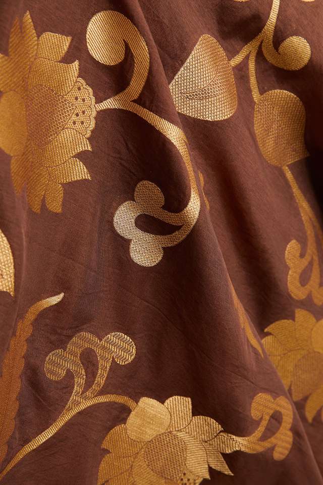 Brown Woven Viscose Luxe Saree thumbnail image number null
