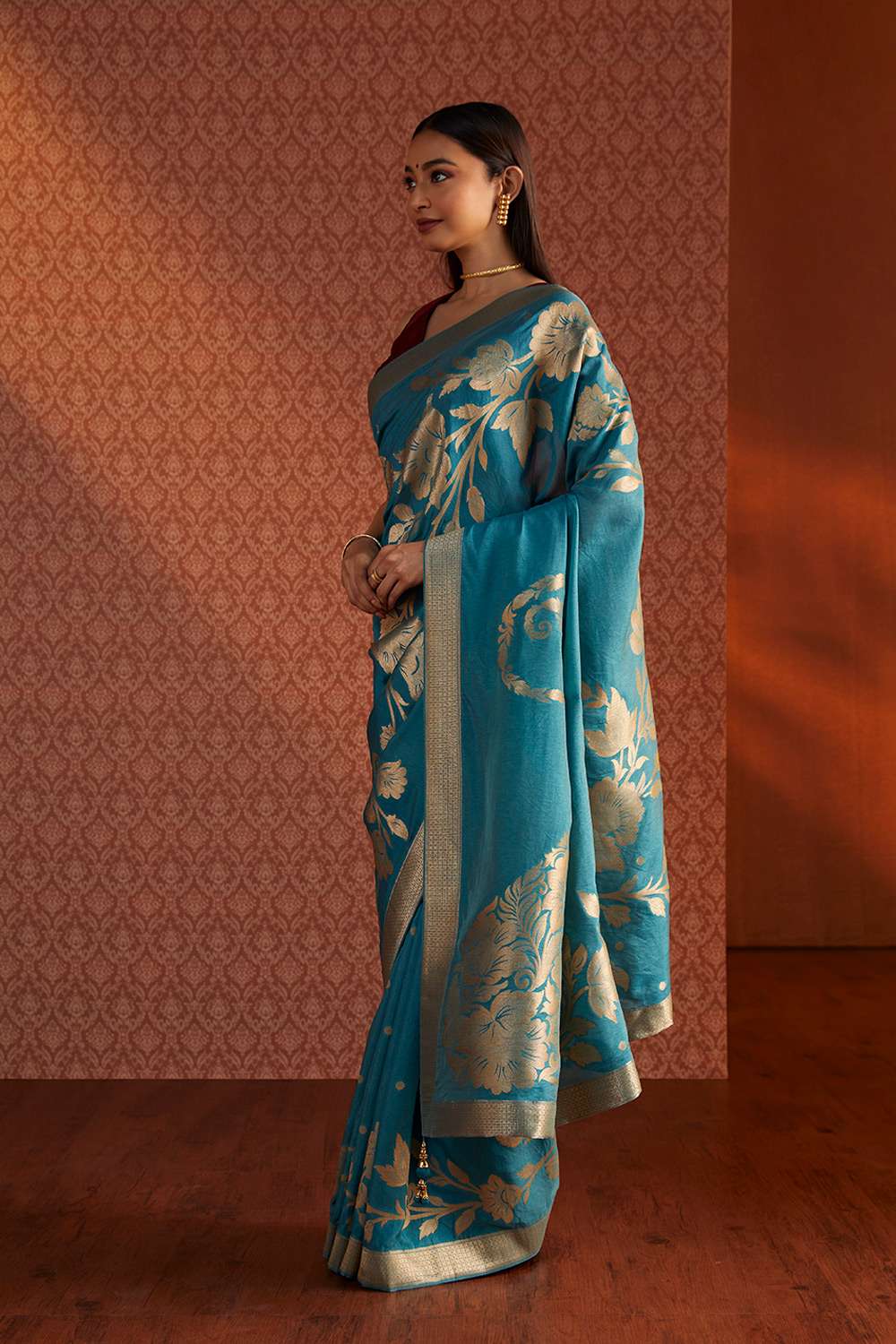 Blue Woven Luxe Saree image number null