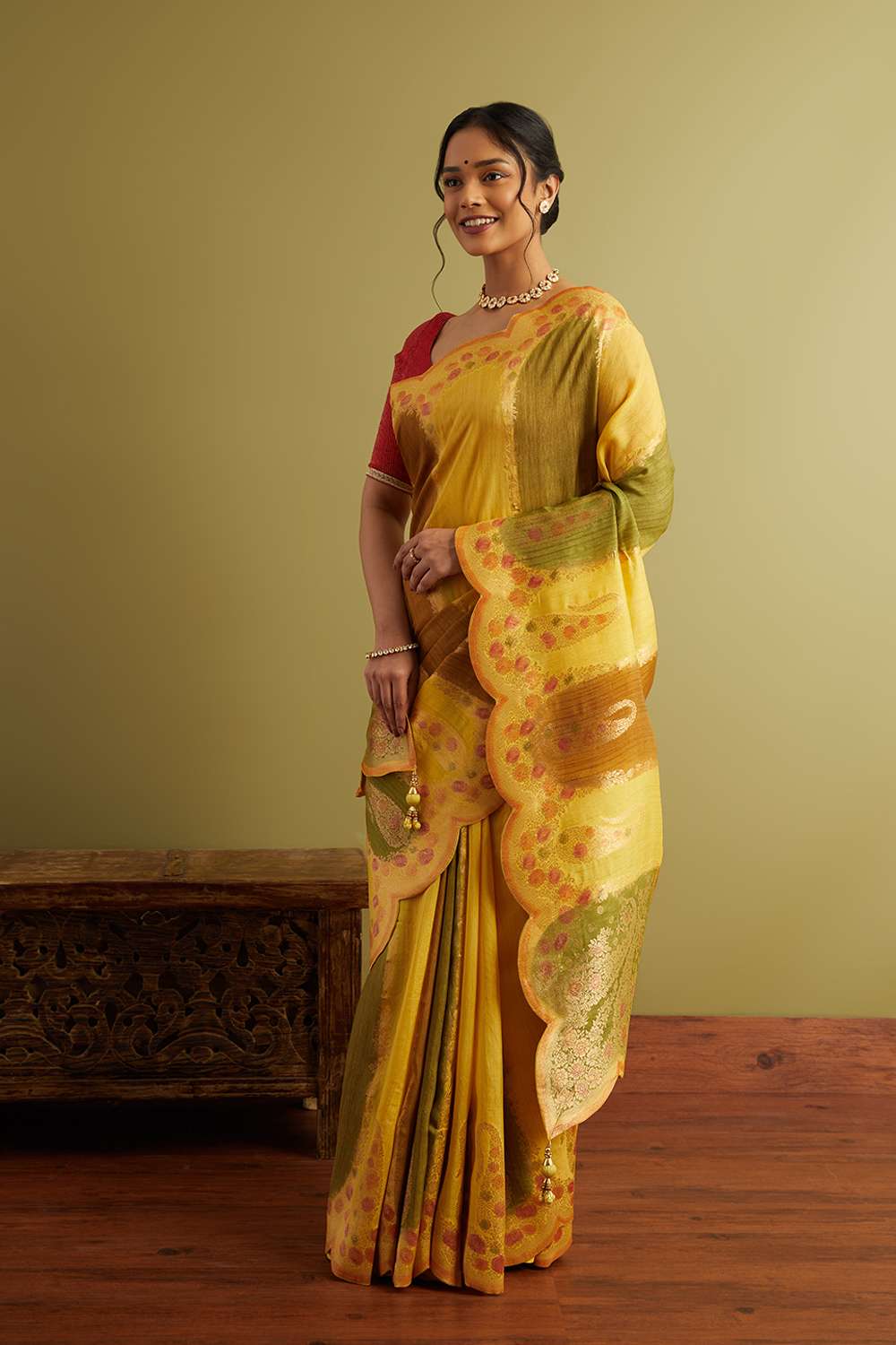 Yellow Woven Viscose Luxe Saree image number null