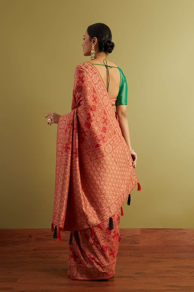 Red Woven Viscose Luxe Saree thumbnail image number null