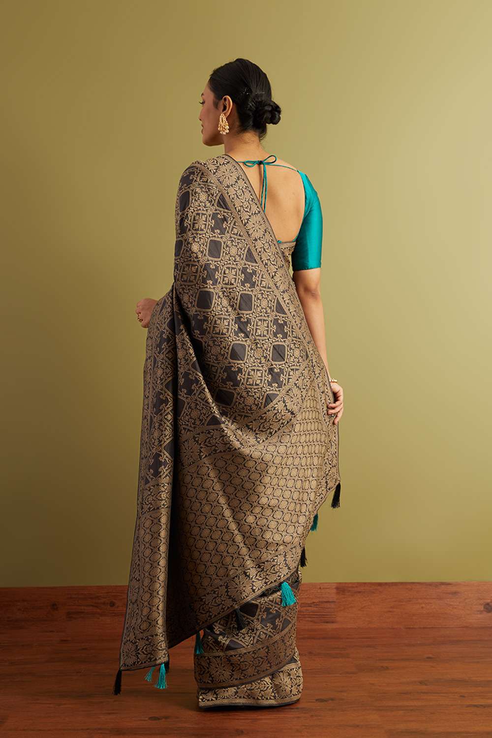 Black Woven Viscose Luxe Saree image number null
