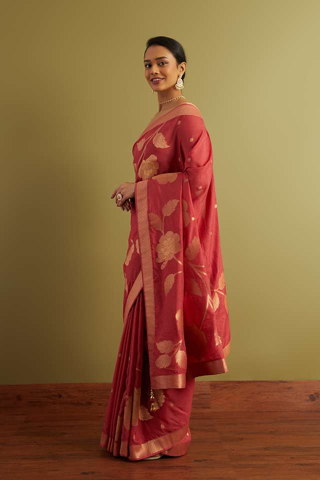 Red Woven Viscose Luxe Saree thumbnail image number null