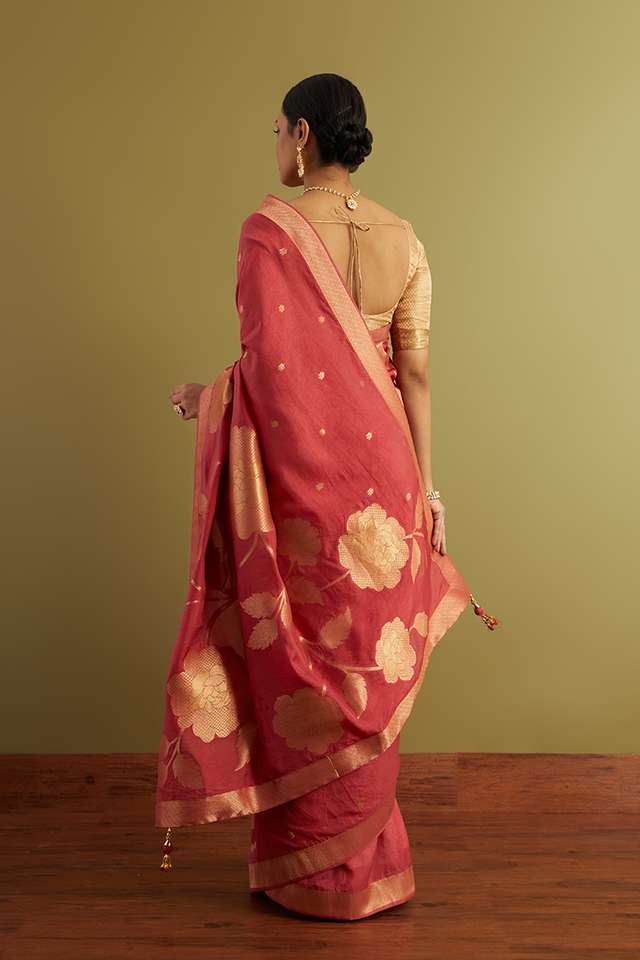 Red Woven Viscose Luxe Saree thumbnail image number null