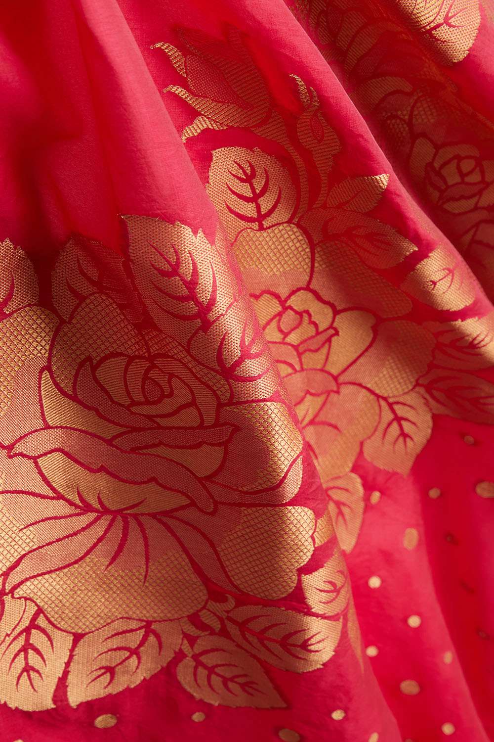 Pink Woven Viscose Luxe Saree image number null