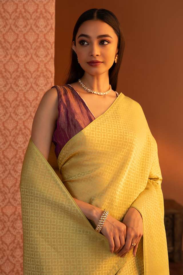 Yellow Woven Viscose Saree image number
