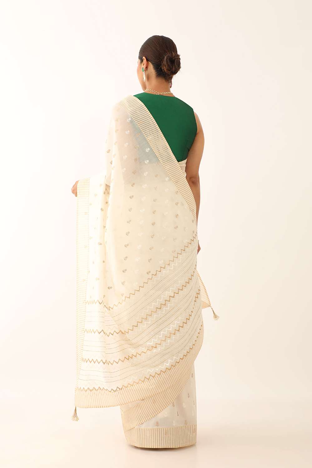 Off White Silk Cotton Embroidery Saree image number null