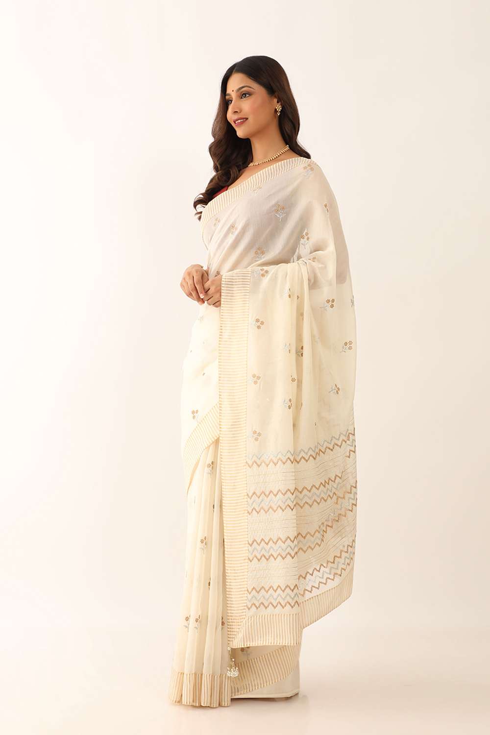 Off White Silk Cotton Embroidery Saree image number null