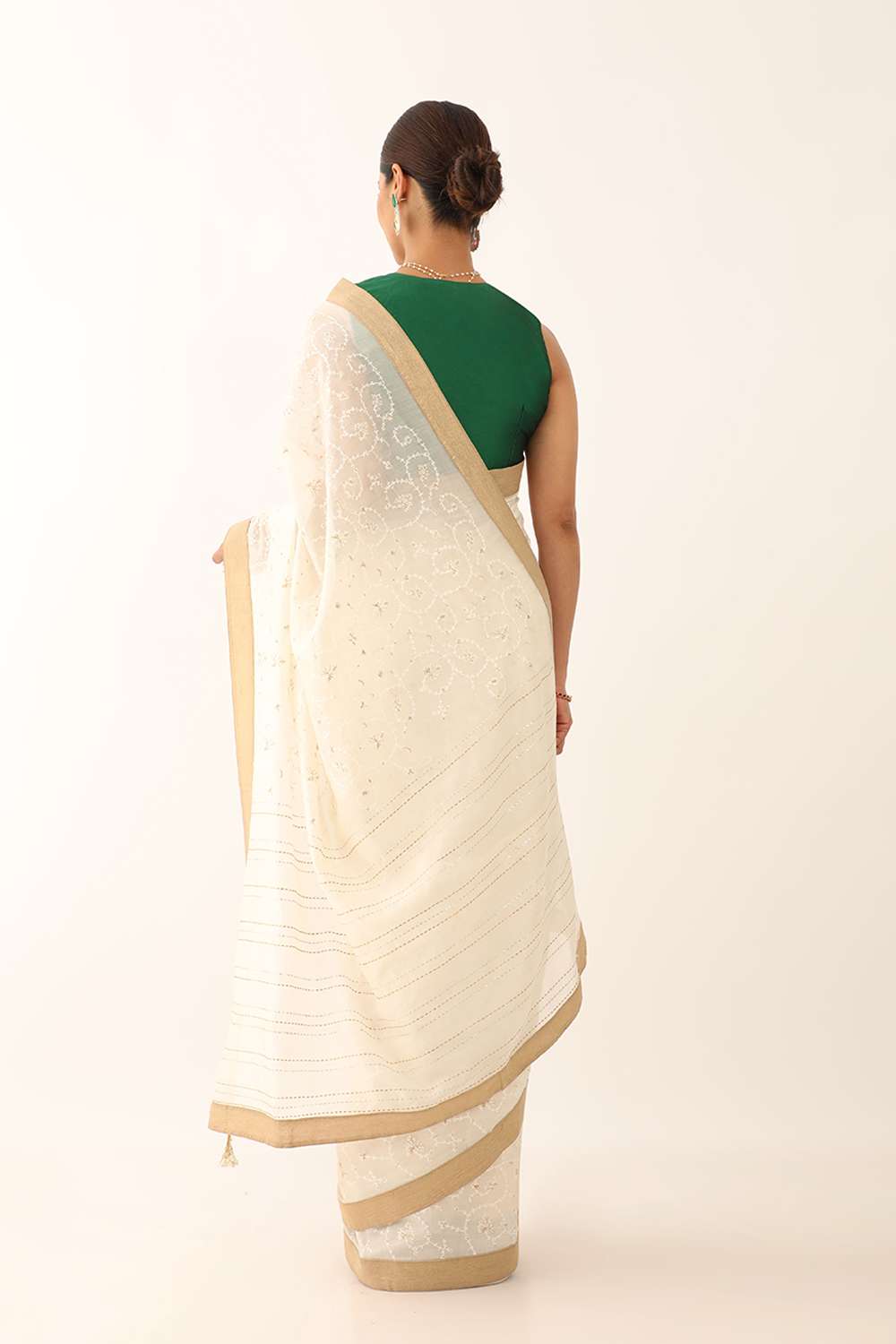 Off White Silk Cotton Embroidery Saree image number null