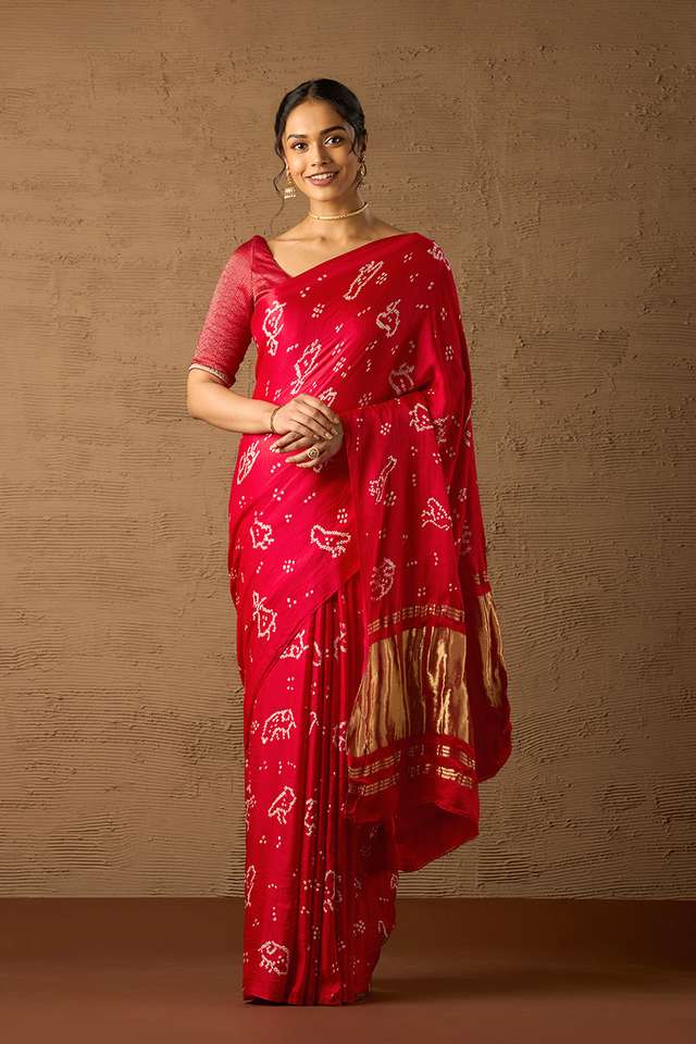 Red Gujarat Pure Silk Tie & Dye Bandhani Saree thumbnail image number null