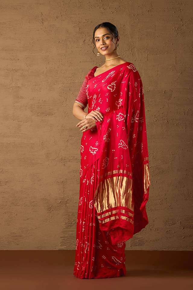 Red Gujarat Pure Silk Tie & Dye Bandhani Saree thumbnail image number null