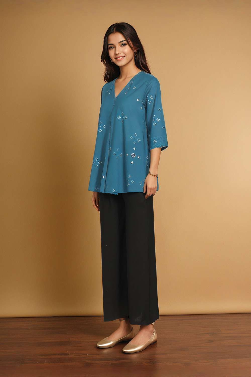 Blue Screen Printed Pure Cotton Short Top image number null